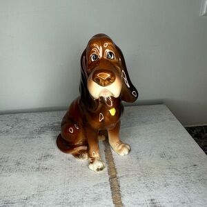 Disney 1950’s LADY AND THE TRAMP Bloodhound “TRUSTY” figurine